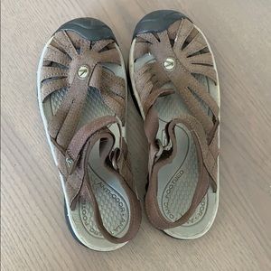 Keen women’s bali strap brown hiking sandal